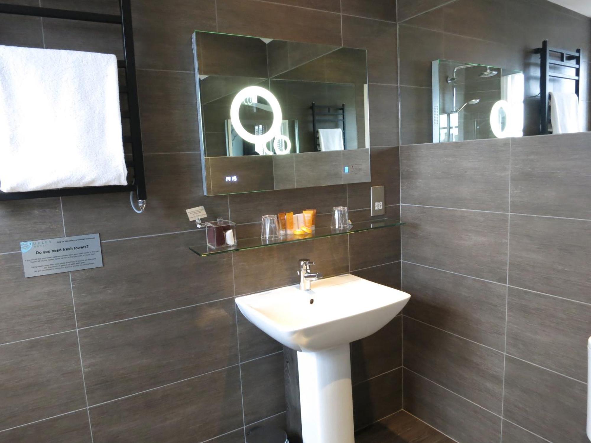 The Studley Hotel Harrogate Room photo