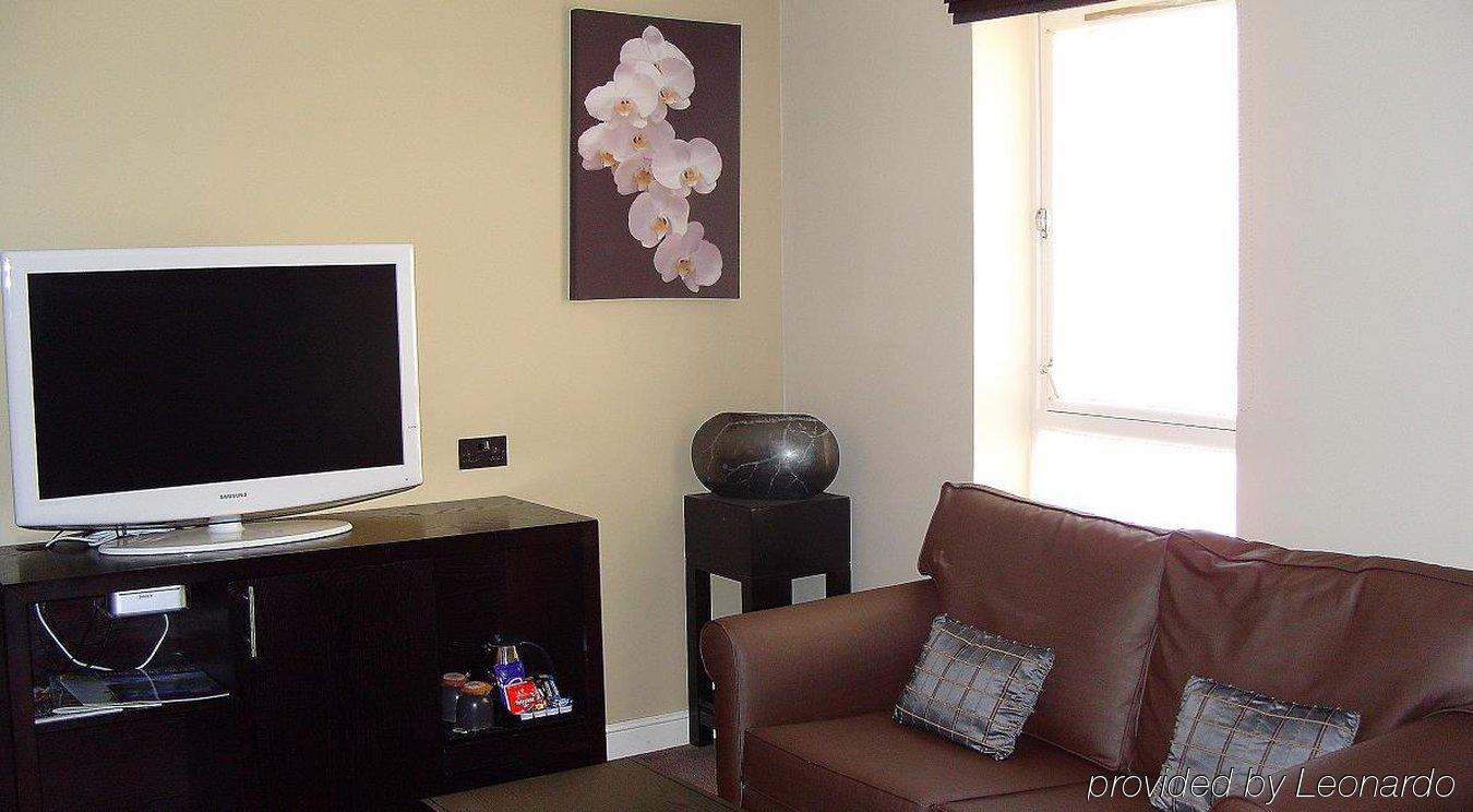 The Studley Hotel Harrogate Room photo